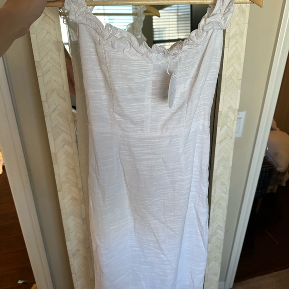Petal+ Pup NWT Florez Dress Elegant Off-Shoulder White Dress - Picture 5 of 9